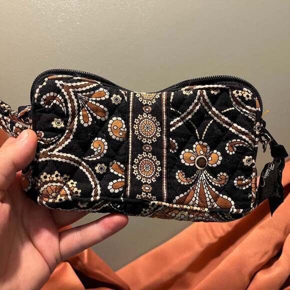 Vera Bradley Handbags - Vera Bradley Caffe Latte Quilted Zip Cell Phone Wallet Wristlet Clutch